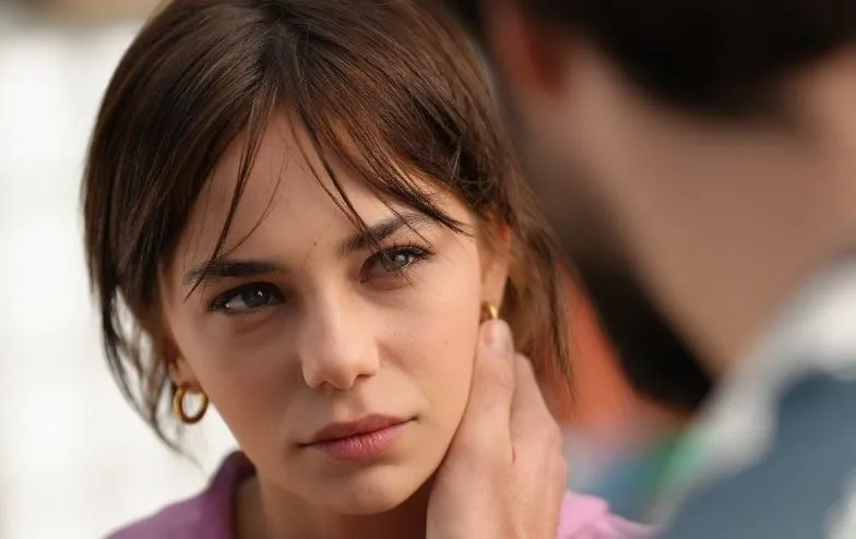 ¡Genco Özak, Bahar Şahin y Baran Can Eraslan brillan como jóvenes talentos!