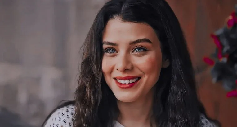 ¡Para İlayda Alişan, la serie Ateş Kuşları le dio más sentimientos especiales que cualquier otro proyecto!