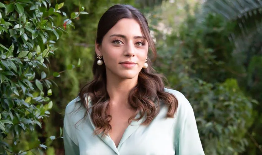 ¡Doğa, interpretada por Sıla Türkoğlu en la serie Kızılcık Şerbeti, es muy similar entre sí en cierto modo!