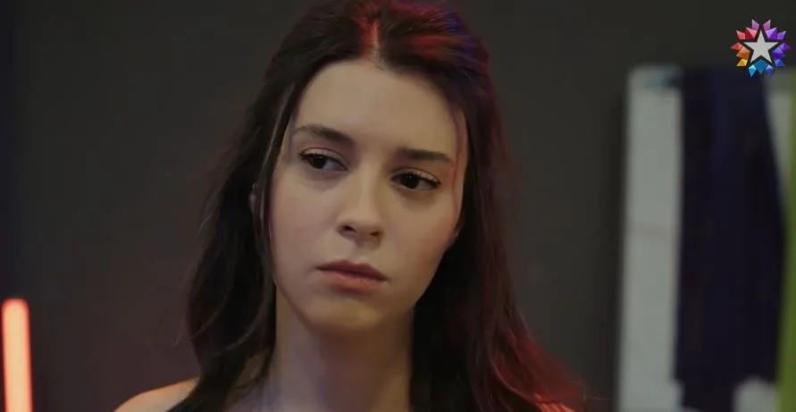 ¡Es la elección especial de Buçe Buse Kahraman interpretar a una persona como Pelin en la serie Yalı Çapkını!