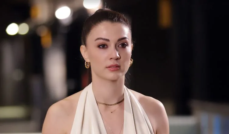 ¡La serie Kraliçe fue decepcionante para los fanáticos de Burcu Özberk!