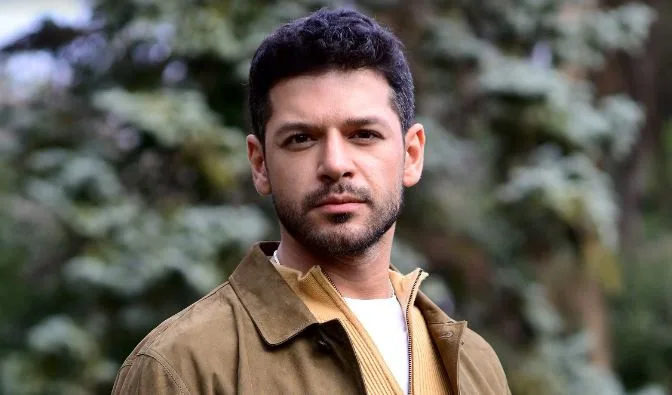 ¡Hay otra serie que Emre Kıvılcım, el atractivo nombre de Veda Mektubu, apreció mucho!