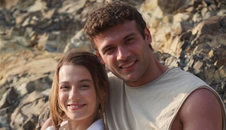 ¡Sümeyye Aydoğan y Caner Topçu son candidatos para ser la nueva pareja de series de televisión favorita!