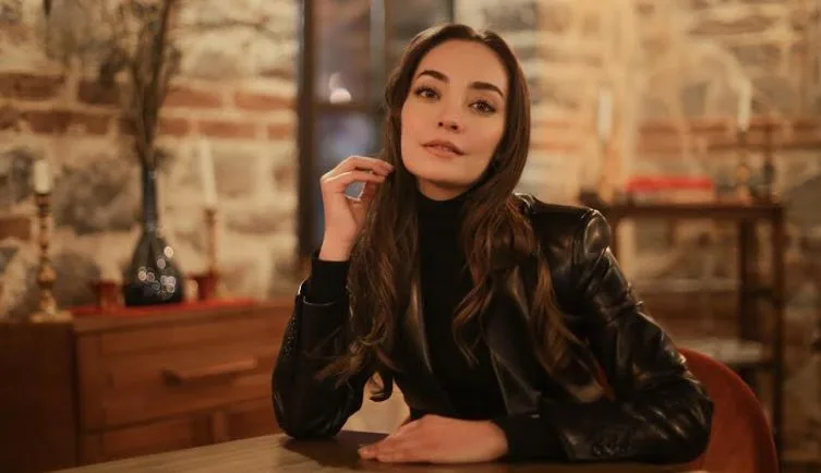 Zeynep Tuğçe Bayat, que abrió nuevos caminos con la serie Teşkilat, ¡también encontró un nuevo proyecto en España!