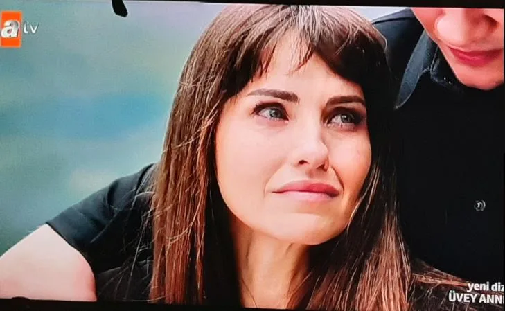 ¡Los detalles que hacen que la serie Üvey Anne sea especial, que convencieron a Aslı Tandoğan de volver a la serie después de años!