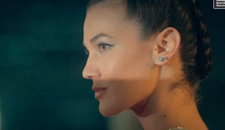 ¡Tanto Ceylin como Yasemin! ¡Pınar Deniz vive en cada personaje en sí misma!