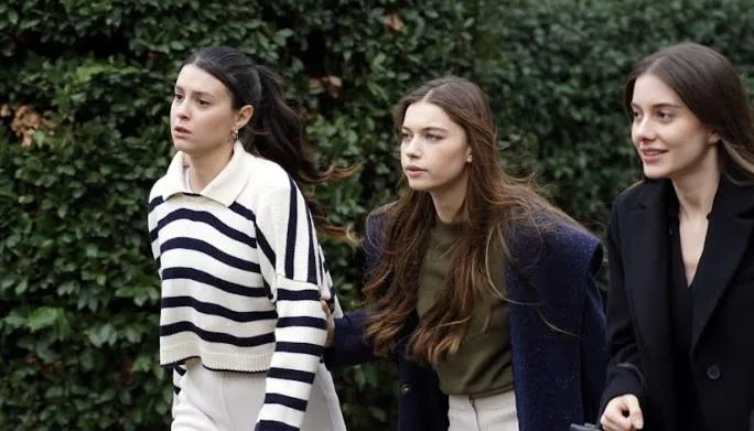 ¡Buçe Buse Kahraman y Afra Saraçoğlu compartieron el mismo destino en la serie Yalı Çapkını!