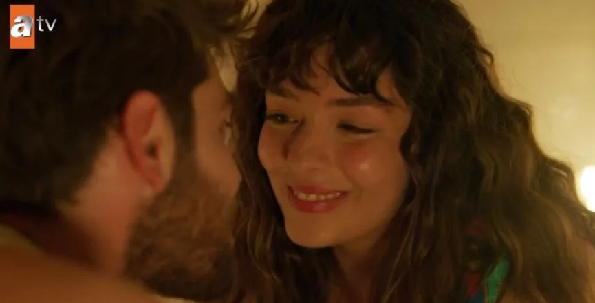 ¡Buse Meral está embriagada de felicidad tanto en sus negocios como en su vida privada!