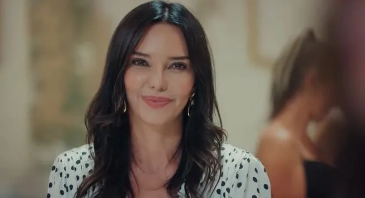 ¡Firdevs Yöreoğlu, el personaje inolvidable de Aşk-ı Memnu, trajo a Hande Ataizi a la agenda esta vez!