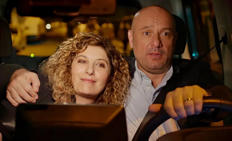 ¡Comienza la serie Hayatımın Neşesi, que te hará sonreír e impresionar con su salsa dramática!