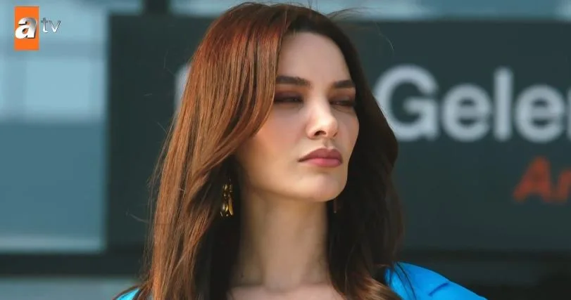 ¡Puedes entender el estado de ánimo de Hazal Filiz Küçükköse mirando su estilo de vestir!