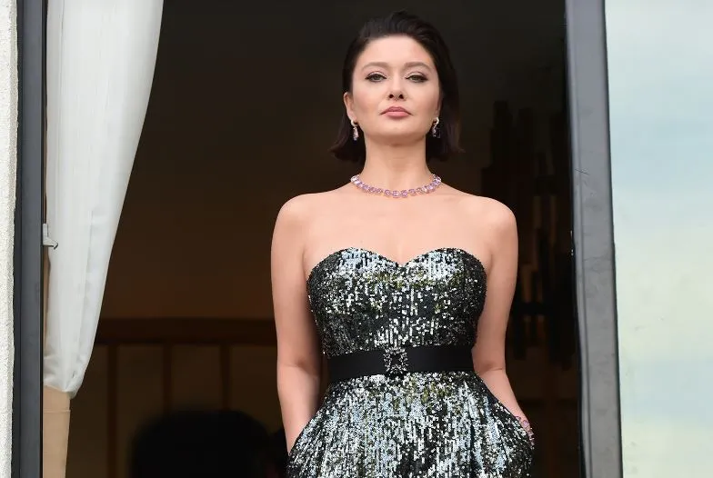 ¡Nurgül Yeşilçay está reviviendo lo que experimentó en su antigua serie de televisión con el Veda Mektubu!
