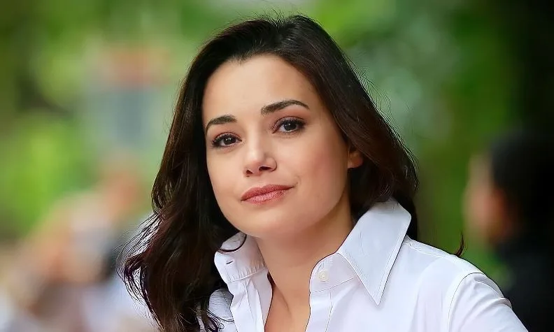 ¡La decisión de Özgü Namal de regresar a las series de televisión después de 9 años no fue tan fácil!