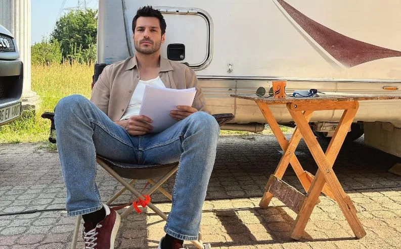 ¡La serie Kader Bağları se ha convertido en una nueva fuerza vital para Serkan Çayoğlu!