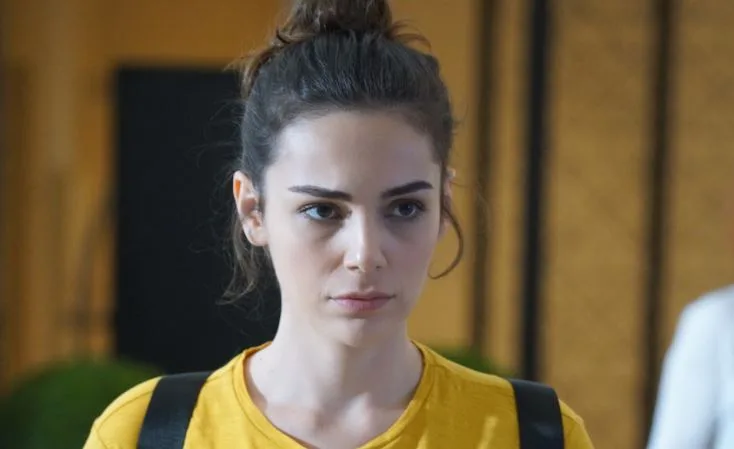 ¡El éxito internacional de la serie Kalp Yarası fue un gran impulso moral para Yağmur Tanrısevsin!