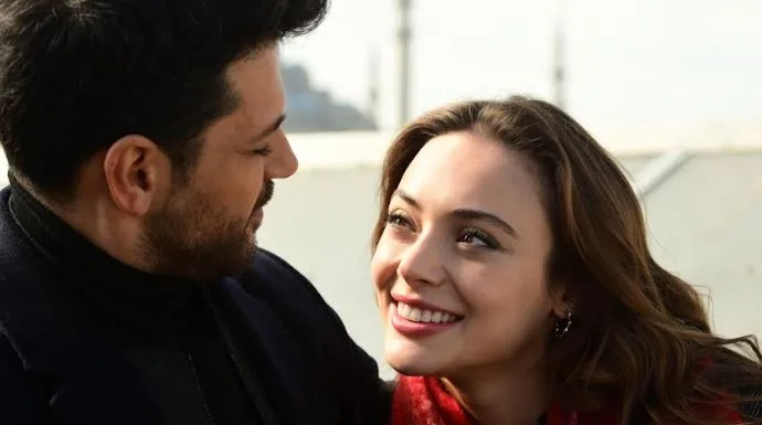 ¡Los actores de la serie Veda Mektubu se despidieron del set con orgullo y felicidad!