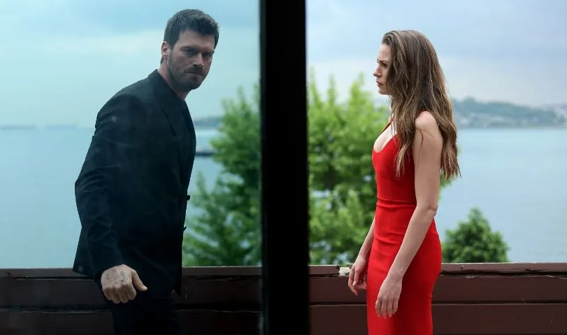 El anhelo por Kıvanç Tatlıtuğ y Serenay Sarıkaya ha aumentado, ¡la serie de televisión Aile es como una caja cerrada!