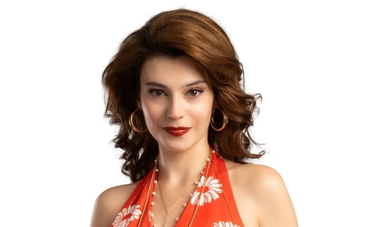 ¡Para Elif Doğan, la serie de televisión Dilek Taşı ofreció una oportunidad de experiencia completamente diferente!