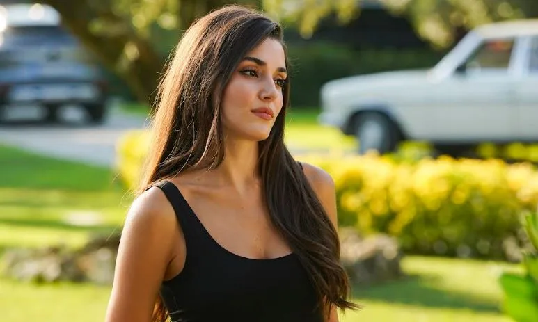 ¡Los fanáticos de Hande Erçel ponen grandes esperanzas en la serie de televisión Bambaşka Biri!