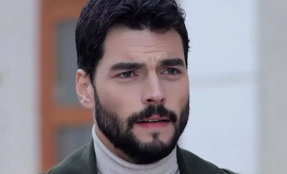 ¡El interés mostrado por Akın Akınözü por parte de los fanáticos de las series de televisión en el extranjero está en otro nivel!