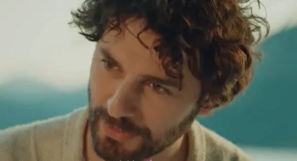 Birkan Sokullu busca personajes diferentes, ¡lo hace a propósito!