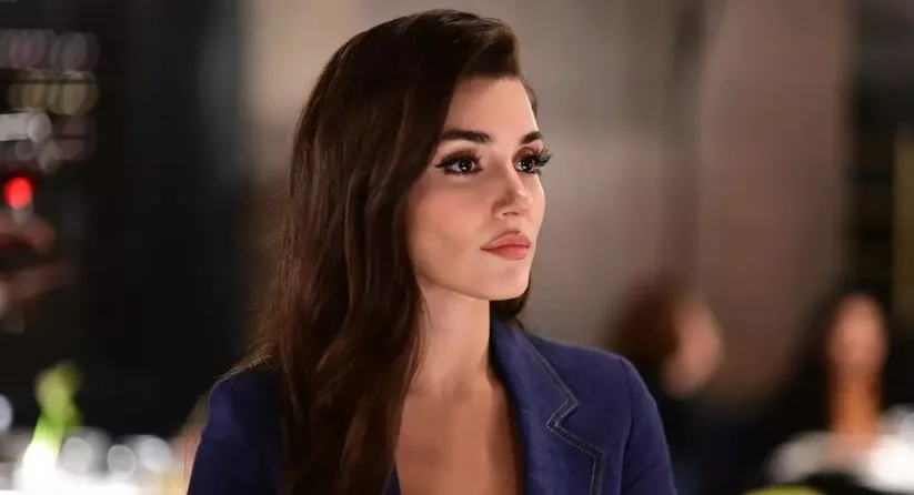 Türkiye habla de Hande Erçel, pero sus fans de todo el mundo la apoyan