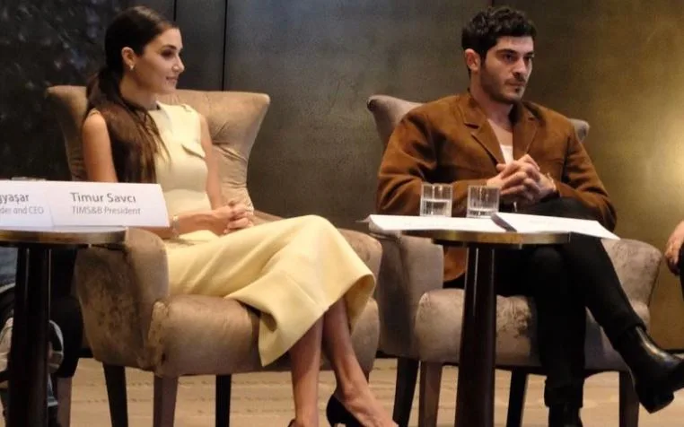 ¡La sabia e instructiva respuesta de Hande Erçel a quienes la critican!