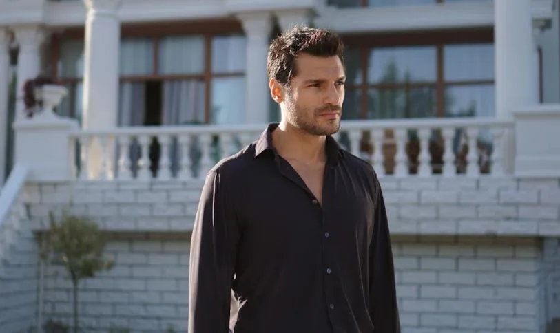 ¡Serkan Çayoğlu regresó a los platós de series de televisión con un personaje que encantó a sus fans!