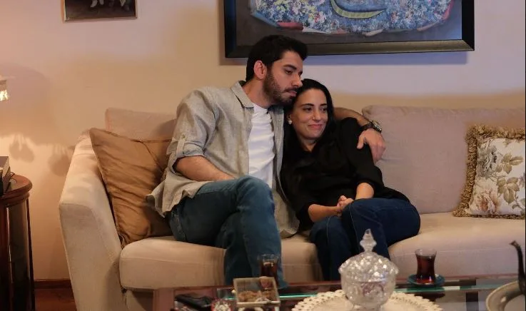 ¿Qué están haciendo mal Umut y Nursema en la serie Kızılcık Şerbeti? ¡Mensaje de Ceren Karakoç y Serkan Tınmaz al guionista!