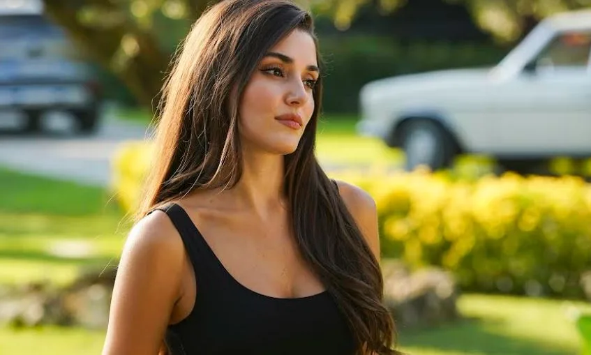 Incluso el nombre de Hande Erçel es suficiente, ¡su serie de televisión Bambaşka Biri es apreciada en el extranjero!