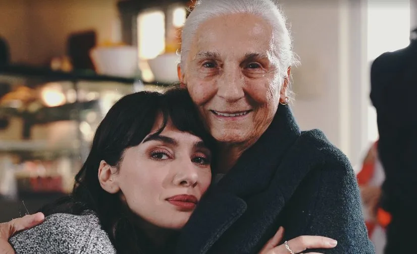 La actriz maestra Yıldız Kültür fue incluida en la serie de televisión Bir Derdim Var
