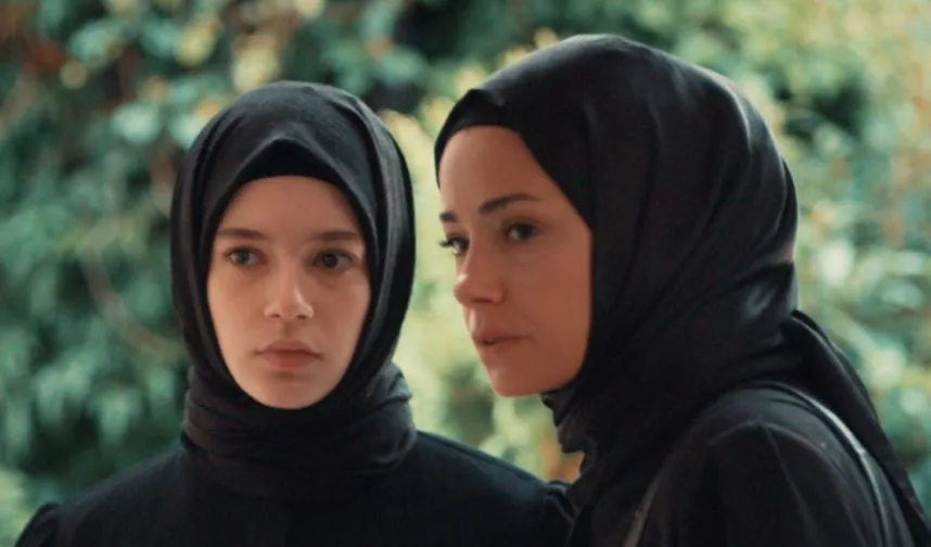 ¡Ha comenzado la cuenta regresiva para la nueva serie Kızıl Goncalar, que los fanáticos de Özgü Namal estaban esperando!