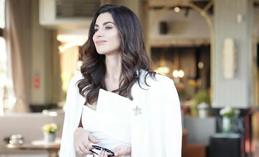 ¡Nesrin Cavadzade volverá a encantar al público como un icono de la moda en su nuevo papel!