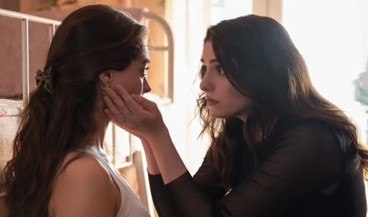 ¡El éxito de la serie Sakla Beni dependerá de la actuación de Cemre Baysel y Asude Kalebek!