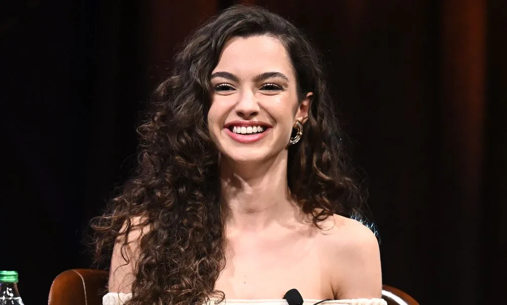 ¡Su Burcu Yazgı Coşkun, Asiye de la serie de televisión Kardeşlerim, fue criada como una princesa!