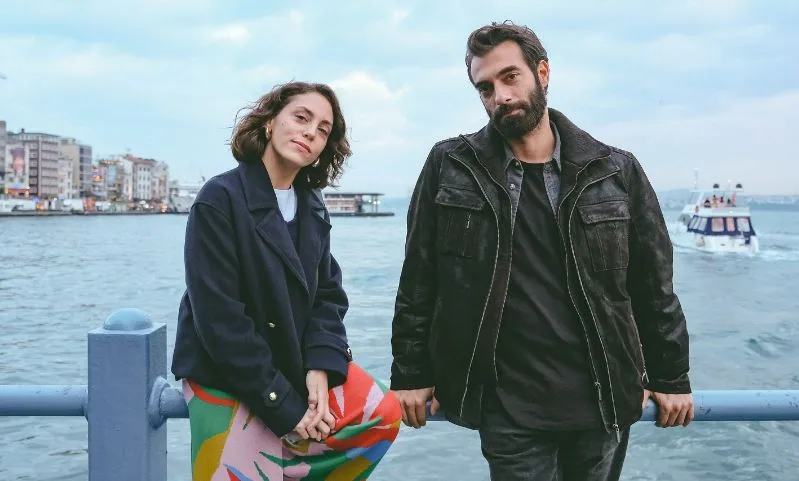 ¡Una decisión muy sorprendente de la serie Arak protagonizada por İlker Kaleli y Öykü Karayel!