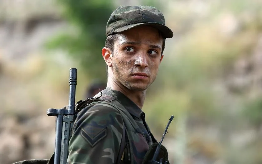¡Arda Anarat, Çınar de la serie de televisión Yargı, deslumbrará esta vez en otro proyecto!