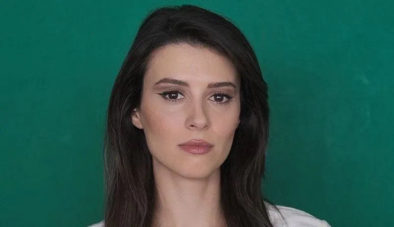 Fue muy criticada por su papel de Pelin en la serie de televisión Yalı Çapkını, ¡pero mira a Buçe Buse Kahraman en su nuevo papel!