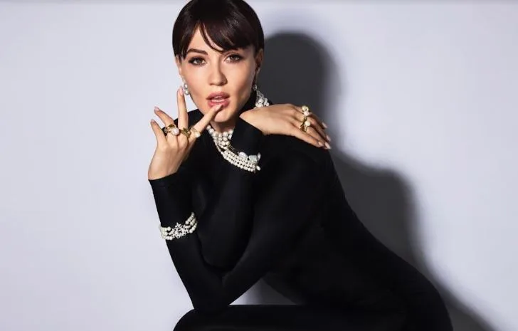 Burcu Özberk llamó la atención con un nuevo acuerdo publicitario