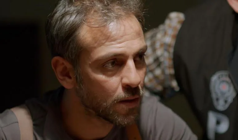 ¡Erkan Kolçak Köstendil, que se convirtió en un fenómeno con la serie de televisión Çukur, se supera a sí mismo con diferentes personajes!