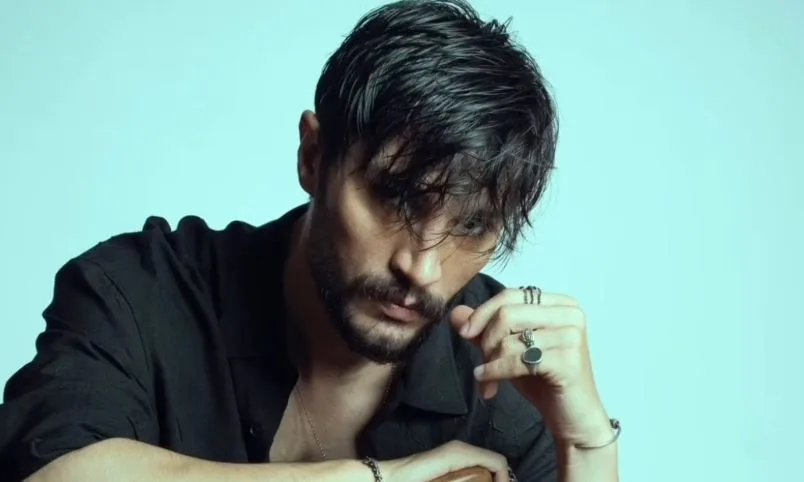 Aunque İlhan Şen lo pasa mal, ¡le hace justicia al papel principal en la serie de televisión Safir!