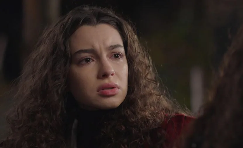 ¡Su Burcu Yazgı Coşkun impresionó a sus fans con lágrimas en la serie de televisión Kardeşlerim!