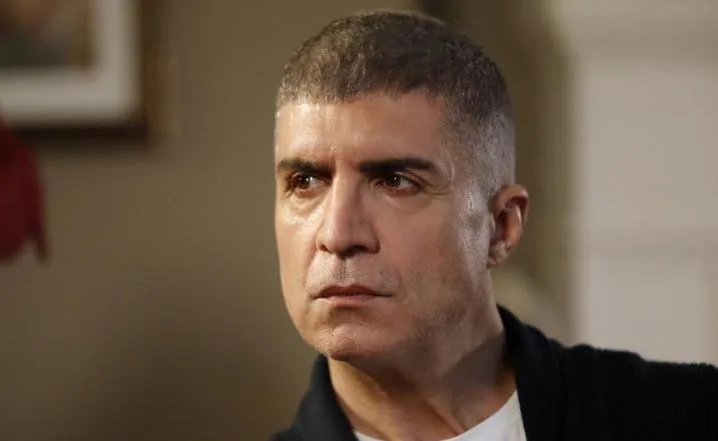 La serie Kızıl Goncalar está comenzando, ¡Özcan Deniz y Özgü Namal sorprenderán a todos!