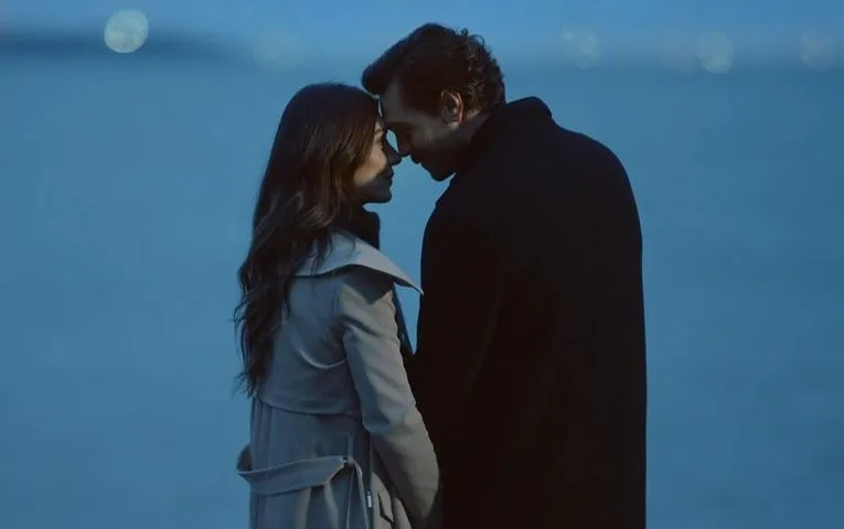 ¡La serie Yıldızlar Bana Uzak atraerá a aquellos que buscan una historia dramática sólida!