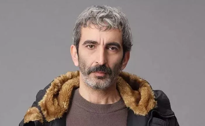 ¡Fırat Tanış se siente muy orgulloso de su profesión de actor!