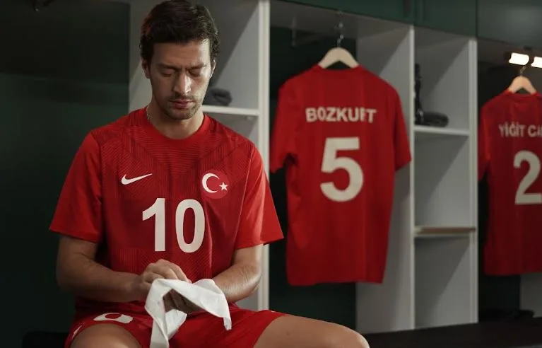 ¡Feyyaz Şerioğlu y Sude Zülal Güler sorprenderán a sus fans en la serie de televisión Bir Sevdadır!