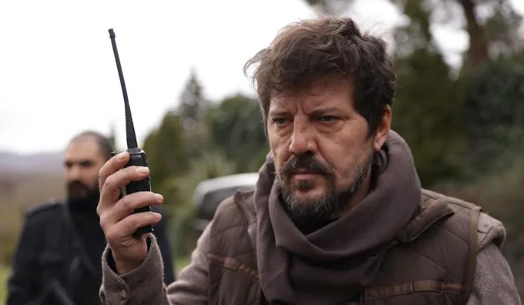 ¡La serie Teşkilat continúa reuniendo nombres famosos! İlker Aksum también se unió a la serie