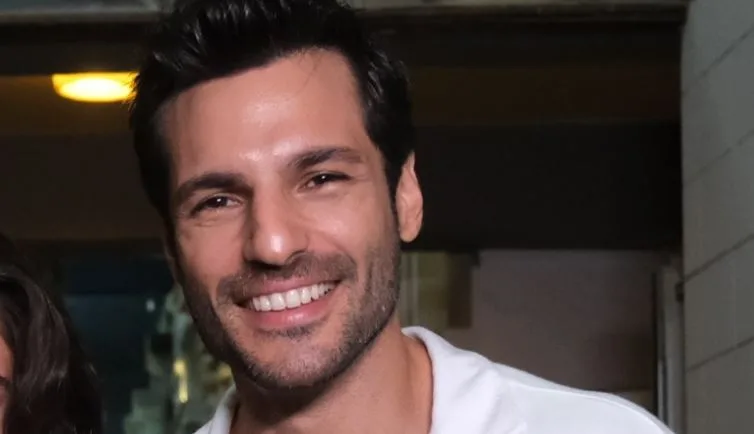 ¡Serkan Çayoğlu, que se adapta a todos los roles, impresionará a todos con su nuevo personaje!