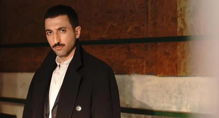 ¡Doğukan Polat sorprendió a sus fans con uno de los papeles más diferentes de su carrera!