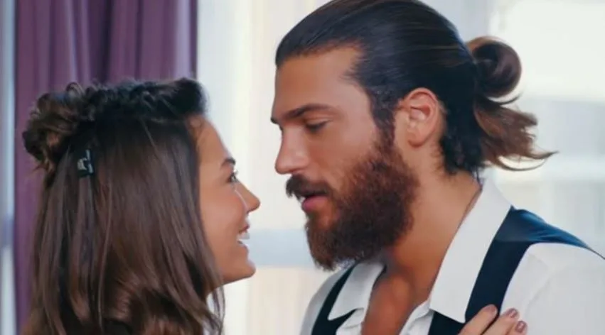 ¡Ha llegado otro éxito importante que complacerá a los fans de Can Yaman y Demet Özdemir!